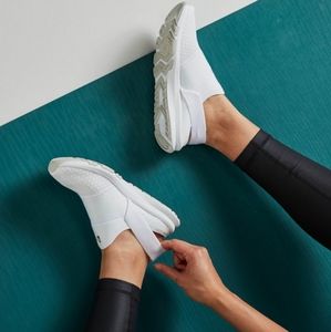 Brand new New Balance white sneakers